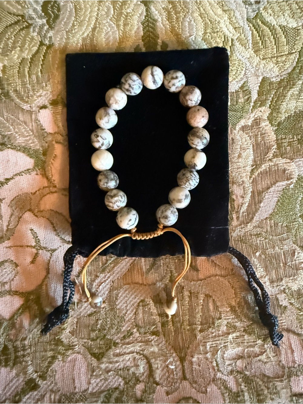Beaded Howlite Adjustable Bracelet in White and Gray